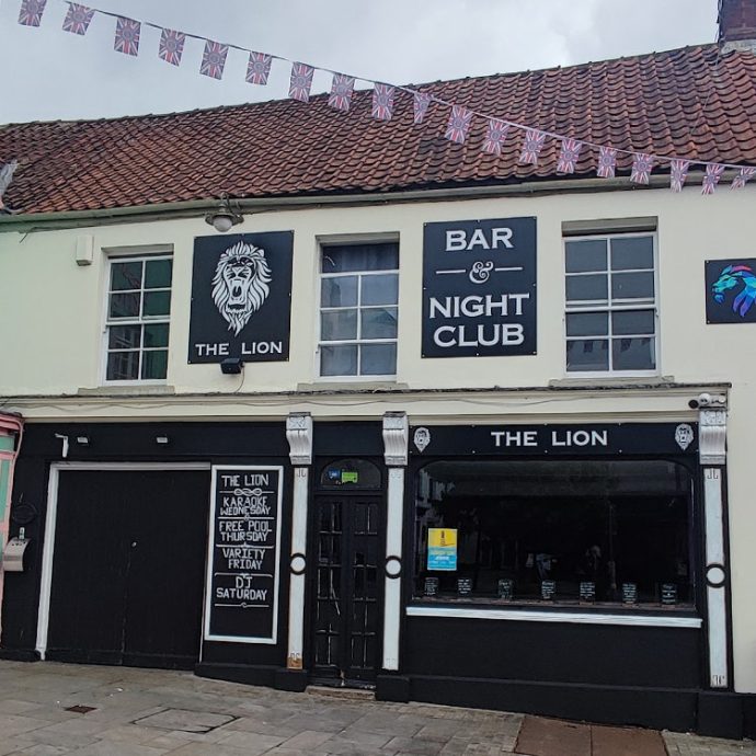The Lion pub exterior in Chepstow, venue for Reuben Lovett's live show on 1 August 2026